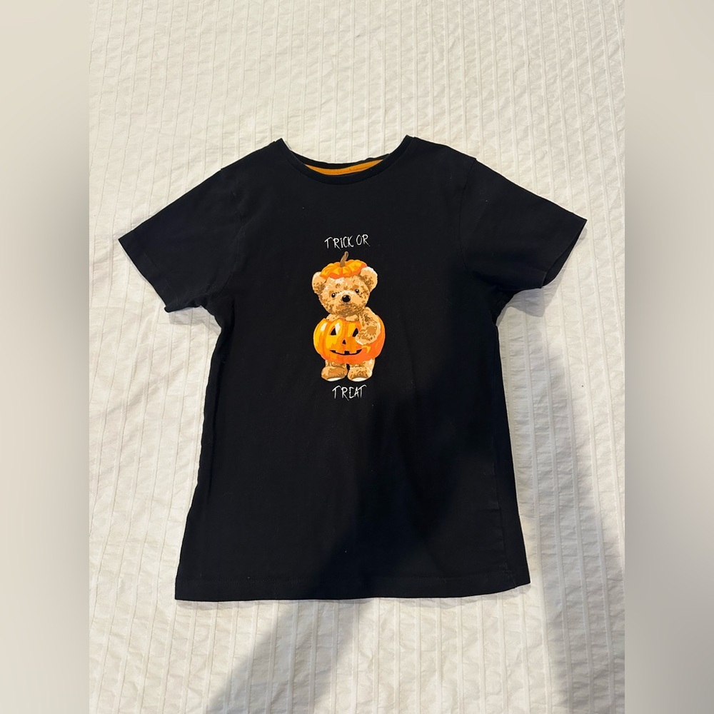 Halloween pumpkin bear trick or treat Tshirt